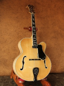 Benedetto Cremona 18" Archtop Honey Blonde #S2000
